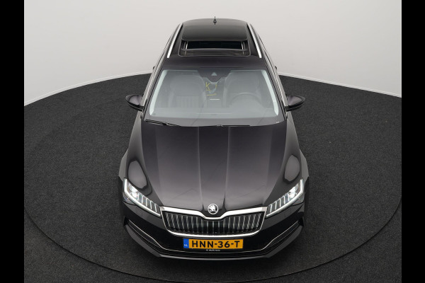 Škoda Superb Combi 1.4 TSI iV Edition Plug In Hybrid 218pk PHEV | Panodak | Lederen Sportstoelen Memory & Ventilatie | Adaptive Cruise | Crystal LED | 360 Camera | Navigatie | Apple Carplay | Virtual | DAB | Sfeerverlichting |