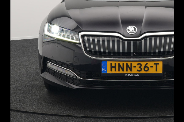 Škoda Superb Combi 1.4 TSI iV Edition Plug In Hybrid 218pk PHEV | Panodak | Lederen Sportstoelen Memory & Ventilatie | Adaptive Cruise | Crystal LED | 360 Camera | Navigatie | Apple Carplay | Virtual | DAB | Sfeerverlichting |