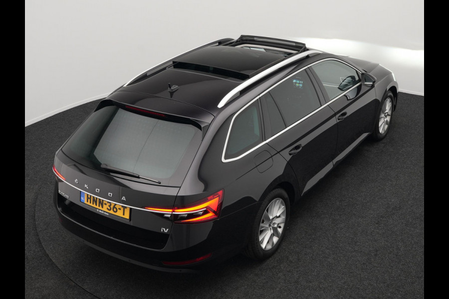 Škoda Superb Combi 1.4 TSI iV Edition Plug In Hybrid 218pk PHEV | Panodak | Lederen Sportstoelen Memory & Ventilatie | Adaptive Cruise | Crystal LED | 360 Camera | Navigatie | Apple Carplay | Virtual | DAB | Sfeerverlichting |
