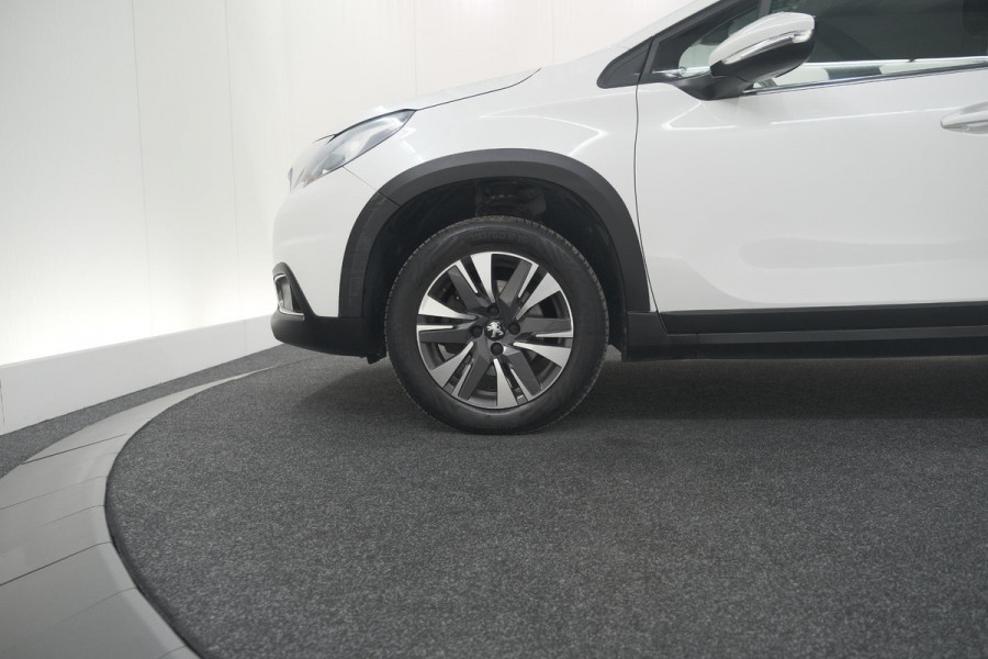 Peugeot 2008 PureTech 130 Allure | Camera | Apple Carplay | Parkeersensoren | Navigatie