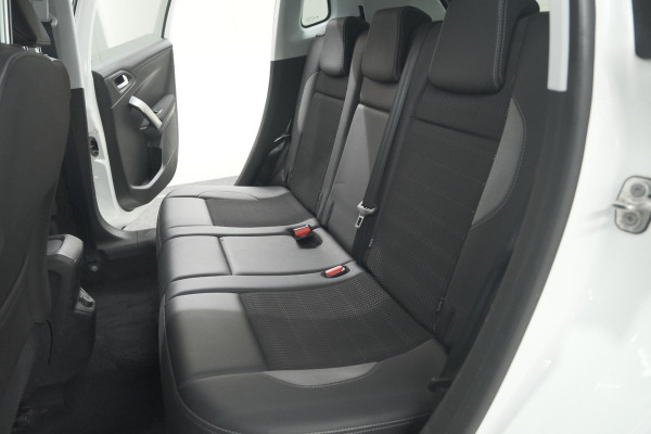 Peugeot 2008 PureTech 130 Allure | Camera | Apple Carplay | Parkeersensoren | Navigatie