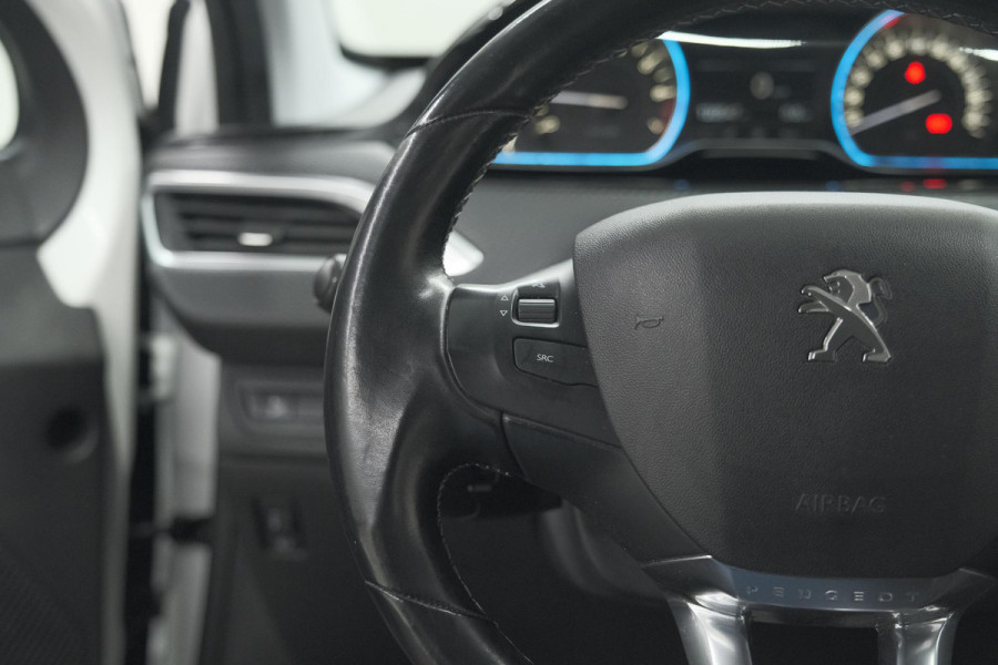 Peugeot 2008 PureTech 130 Allure | Camera | Apple Carplay | Parkeersensoren | Navigatie
