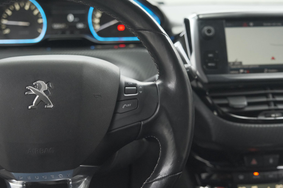 Peugeot 2008 PureTech 130 Allure | Camera | Apple Carplay | Parkeersensoren | Navigatie