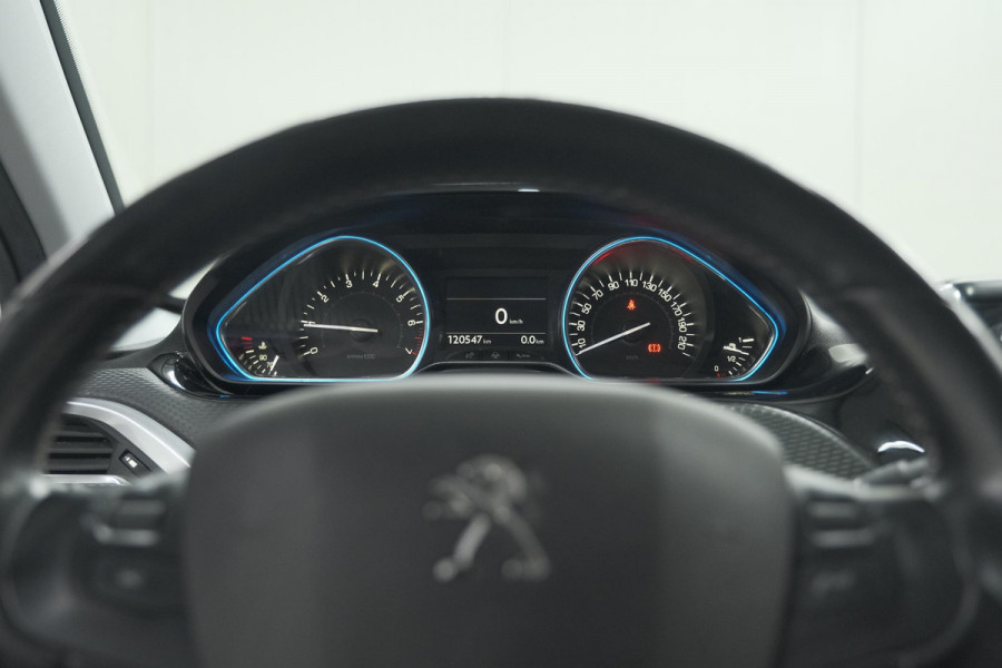 Peugeot 2008 PureTech 130 Allure | Camera | Apple Carplay | Parkeersensoren | Navigatie
