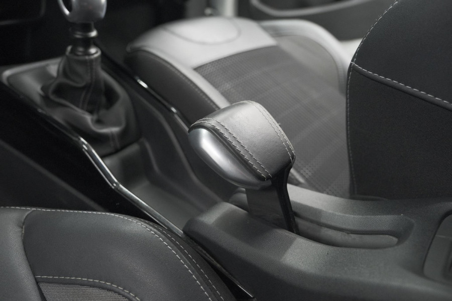 Peugeot 2008 PureTech 130 Allure | Camera | Apple Carplay | Parkeersensoren | Navigatie