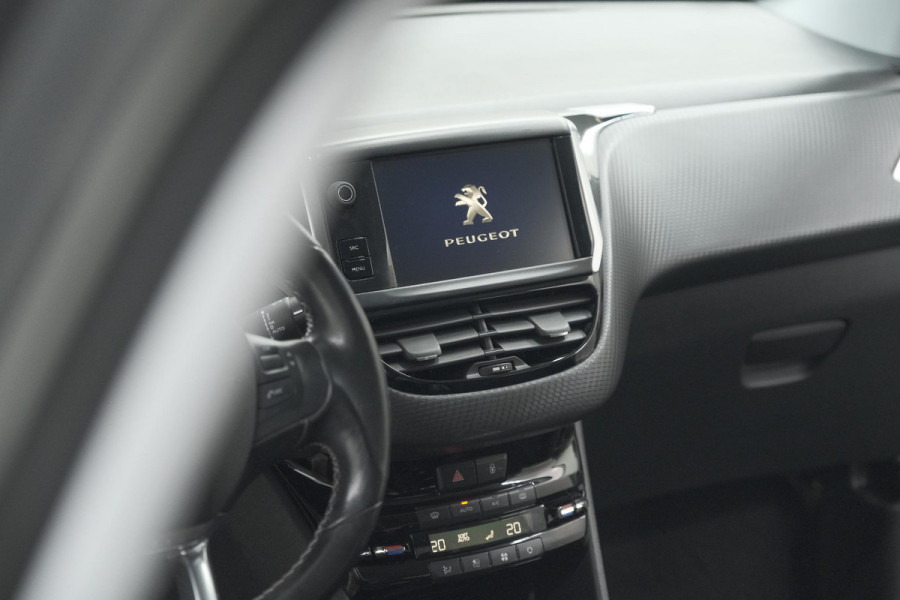 Peugeot 2008 PureTech 130 Allure | Camera | Apple Carplay | Parkeersensoren | Navigatie