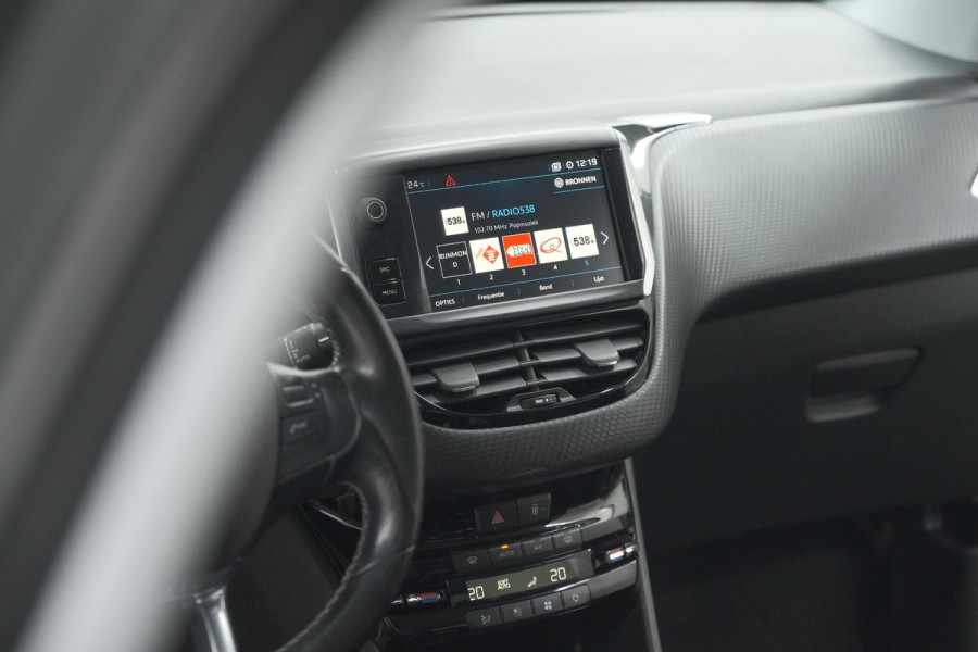 Peugeot 2008 PureTech 130 Allure | Camera | Apple Carplay | Parkeersensoren | Navigatie