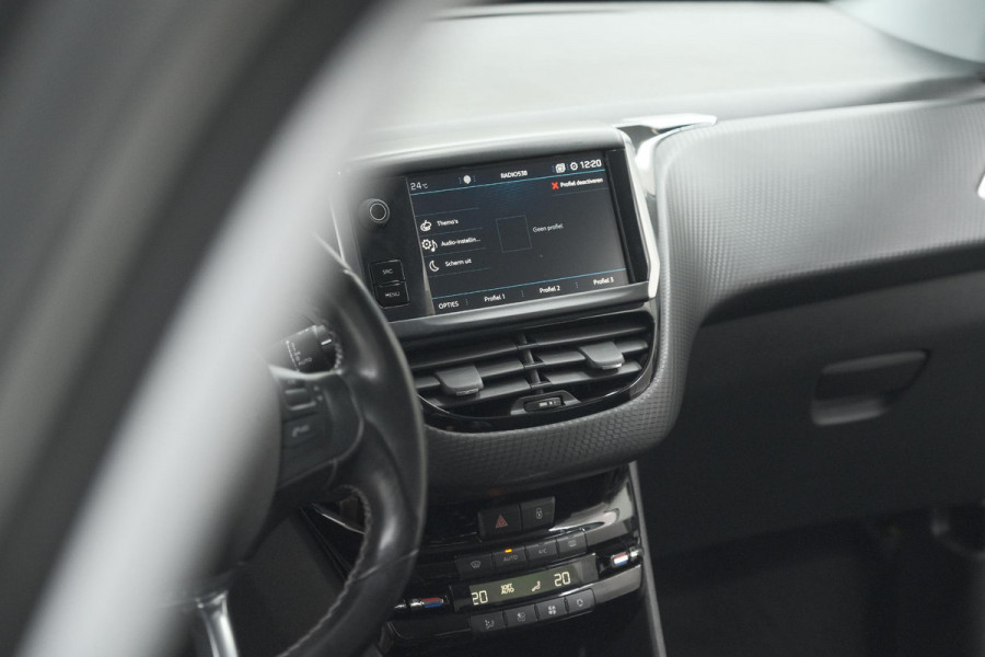 Peugeot 2008 PureTech 130 Allure | Camera | Apple Carplay | Parkeersensoren | Navigatie