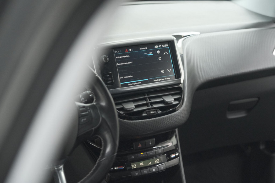 Peugeot 2008 PureTech 130 Allure | Camera | Apple Carplay | Parkeersensoren | Navigatie