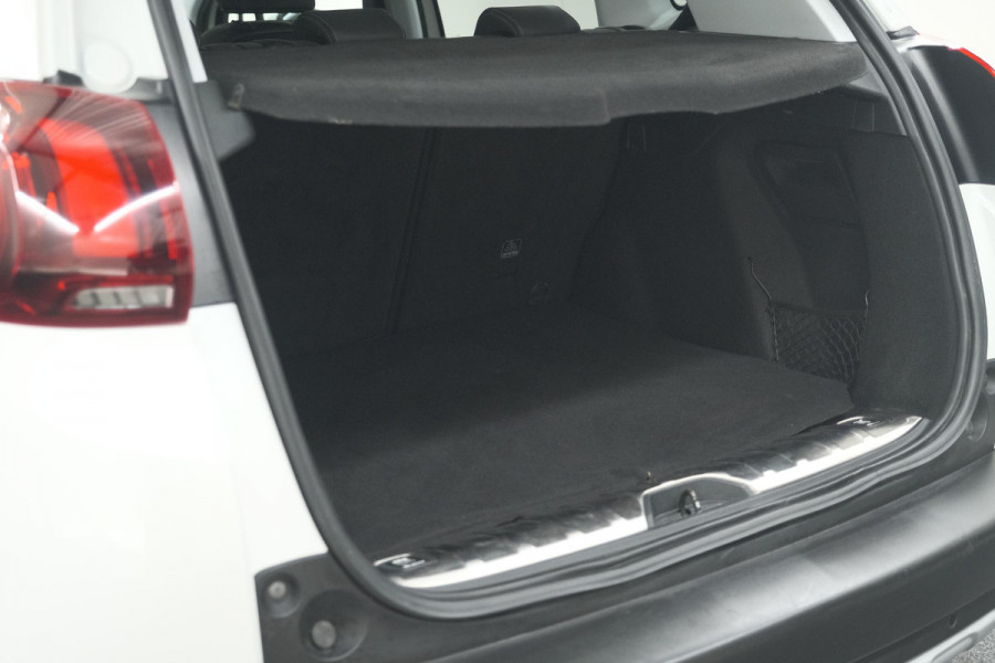 Peugeot 2008 PureTech 130 Allure | Camera | Apple Carplay | Parkeersensoren | Navigatie