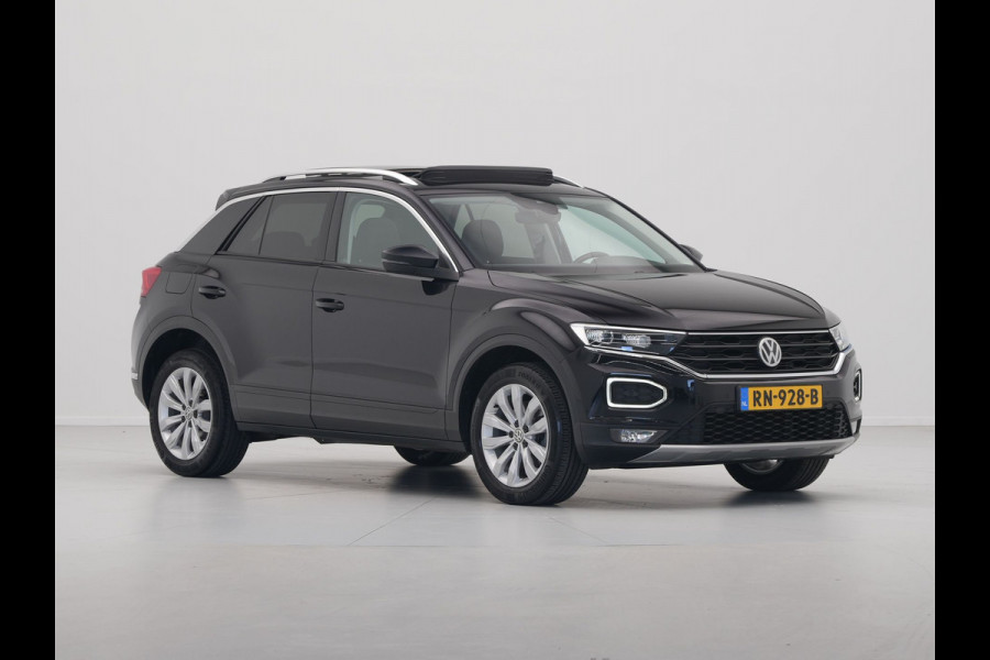 Volkswagen T-Roc 1.0 TSI 115pk Style Trekhaak Panorama Navigatie Camera Acc Carplay 323