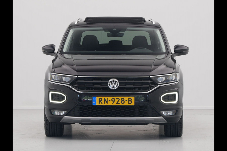 Volkswagen T-Roc 1.0 TSI 115pk Style Trekhaak Panorama Navigatie Camera Acc Carplay 323
