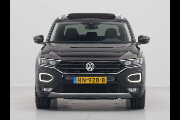 Volkswagen T-Roc 1.0 TSI 115pk Style Trekhaak Panorama Navigatie Camera Acc Carplay 323