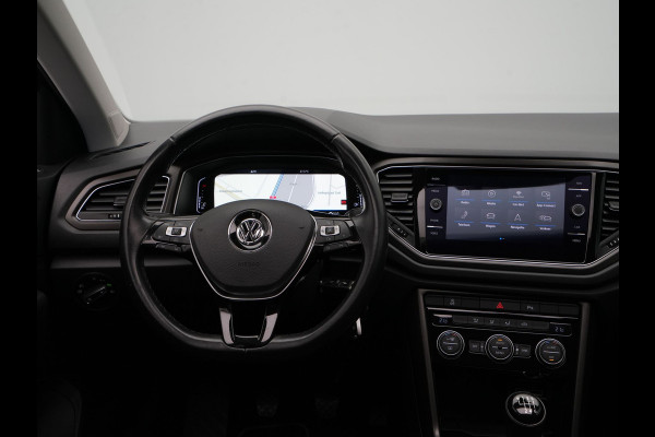 Volkswagen T-Roc 1.0 TSI 115pk Style Trekhaak Panorama Navigatie Camera Acc Carplay 323