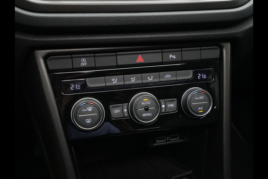 Volkswagen T-Roc 1.0 TSI 115pk Style Trekhaak Panorama Navigatie Camera Acc Carplay 323