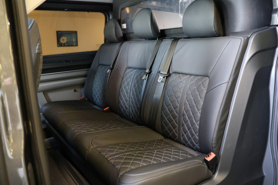 Ford Transit Custom 300 2.0 TDCI L2H1 Sport 170 PK DC | L+R Schuifdeur | Dubbel Cabine | B&O | ACC | Blind Spot | Navigatie | Camera | CarPlay | Lan | Raptor Edition | Trekhaak | 6-Zitter | MODELJAAR 2025 | Verlengde fabrieksgarantie tot 12-2029 | Dubbel Cabine