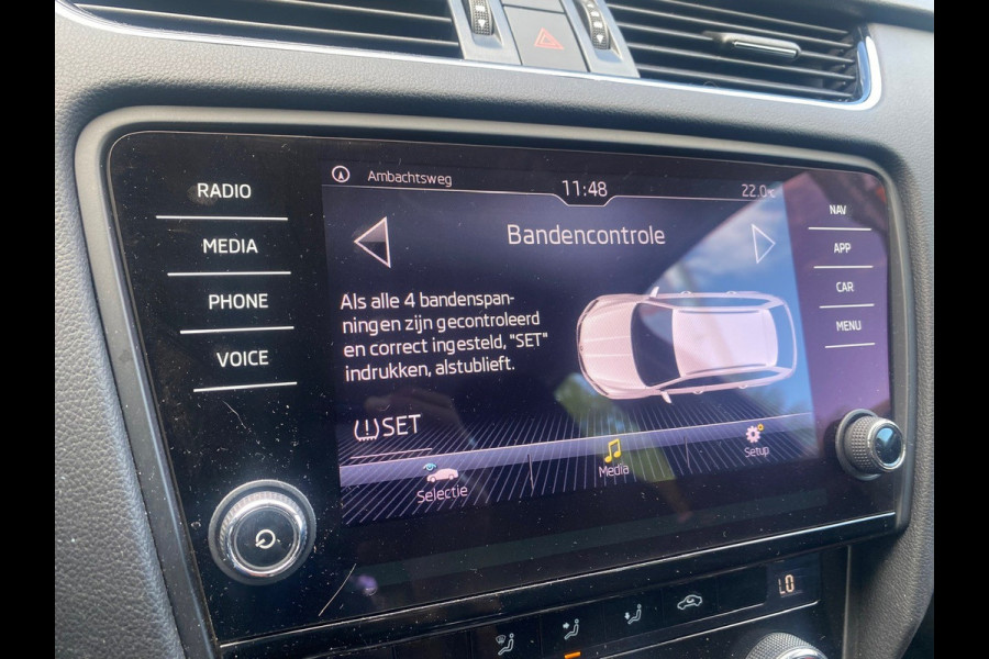 Škoda Octavia Combi BWJ 2017 | 1.0 TSI 116PK Ambition Bus | CLIMA | CRUISE | CARPLAY | NAVI | LICHTMETAAL | PDC |