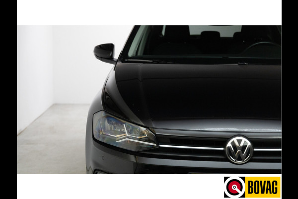 Volkswagen Polo 1.0 TSI Highline Automaat 96 PK Stoelverwarming | Full map Navigatie | Apple Carplay | PDC | 16 inch velgen | Licht en Zicht pakket, Extra getint glas achter