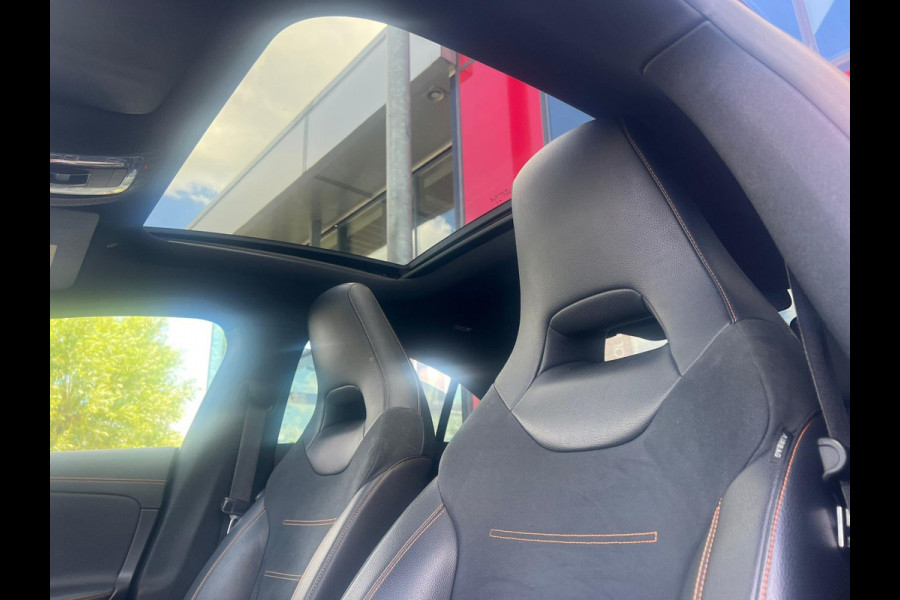 Mercedes-Benz CLA-Klasse 220 Premium Plus