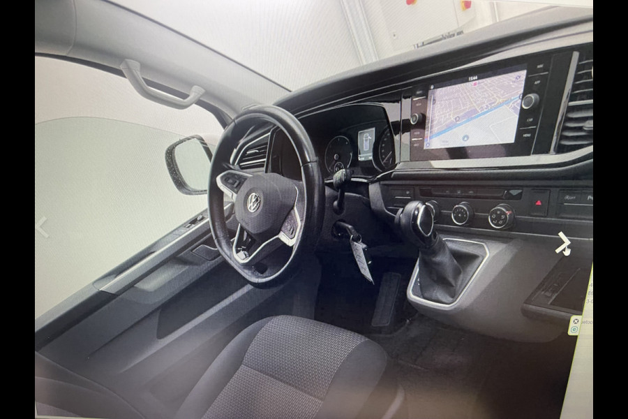 Volkswagen Transporter 2.0 TDI DSG automaat L2H1 30 DC 5 persoons / vaste prijs rijklaar € 27.950 ex btw / lease vanaf € 456 / airco / cruise / navi / achterdeuren / euro 6 / bpm vrij !