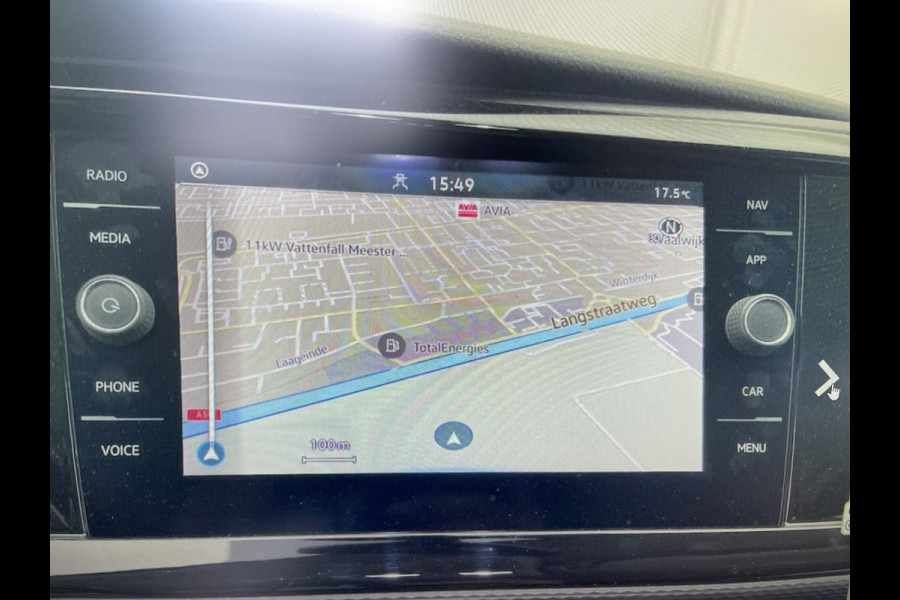Volkswagen Transporter 2.0 TDI DSG automaat L2H1 30 DC 5 persoons / vaste prijs rijklaar € 27.950 ex btw / lease vanaf € 456 / airco / cruise / navi / achterdeuren / euro 6 / bpm vrij !