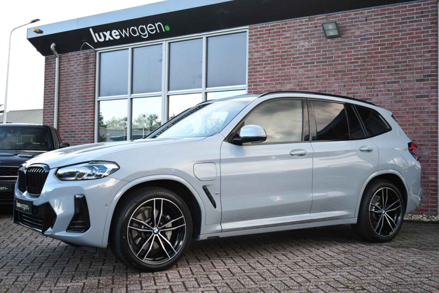 BMW X3 xDrive30e M-Sport Pano ACC M-zetels H/K HUD Brooklyngrau