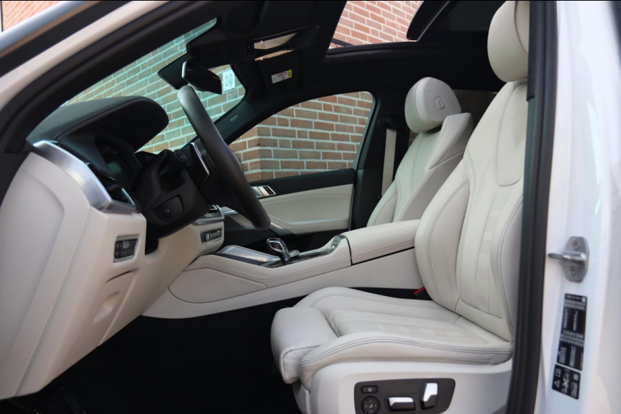BMW X6 XDrive40i M Sport / PANODAK / LASER / SOFT CLOSE / HUD / KEYLESS