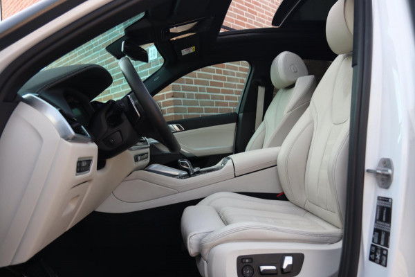 BMW X6 XDrive40i M Sport / PANODAK / LASER / SOFT CLOSE / HUD / KEYLESS