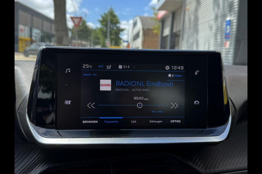 Peugeot 208 1.2 PureTech Active Pack - Apple CarPlay/Navigatie I Airco I Sport velgen I LED I PDC I 35.000 KM -Dealer onderhouden