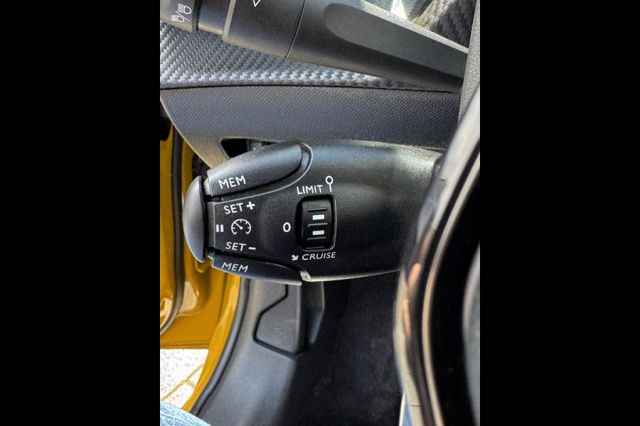Peugeot 208 1.2 PureTech Active Pack - Apple CarPlay/Navigatie I Airco I Sport velgen I LED I PDC I 35.000 KM -Dealer onderhouden