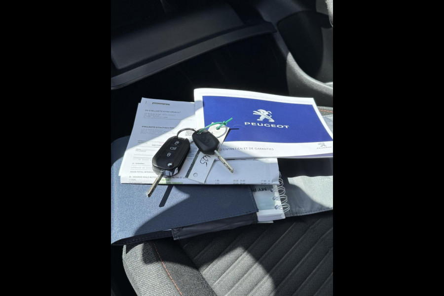 Peugeot 208 1.2 PureTech Active Pack - Apple CarPlay/Navigatie I Airco I Sport velgen I LED I PDC I 35.000 KM -Dealer onderhouden
