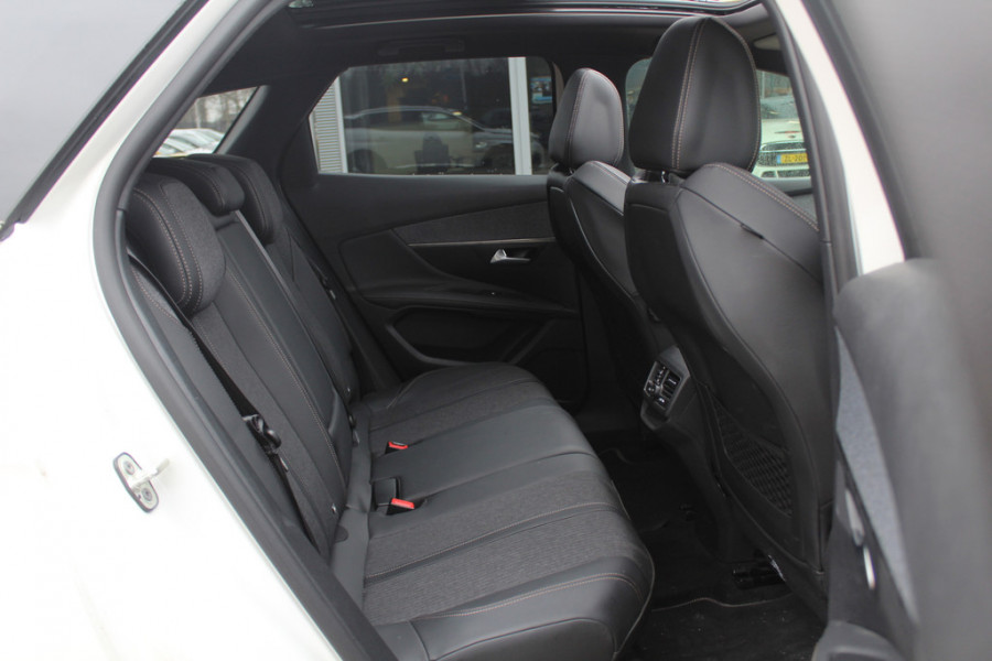 Peugeot 3008 1.6 PureTech GT Line / Panoramdak / Camera / Navigatie / 19'' / Keyless / Half leder / Focal Audio / Dodehoek / Cruise Control
