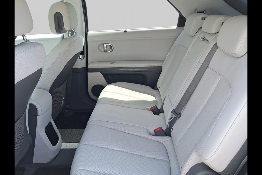 Hyundai IONIQ 5 Connect+ 77.4 kWh Bose Audio | Trekhaak | Stoel / Stuurverwarming | Warmtepomp | Slechts 724 KM!