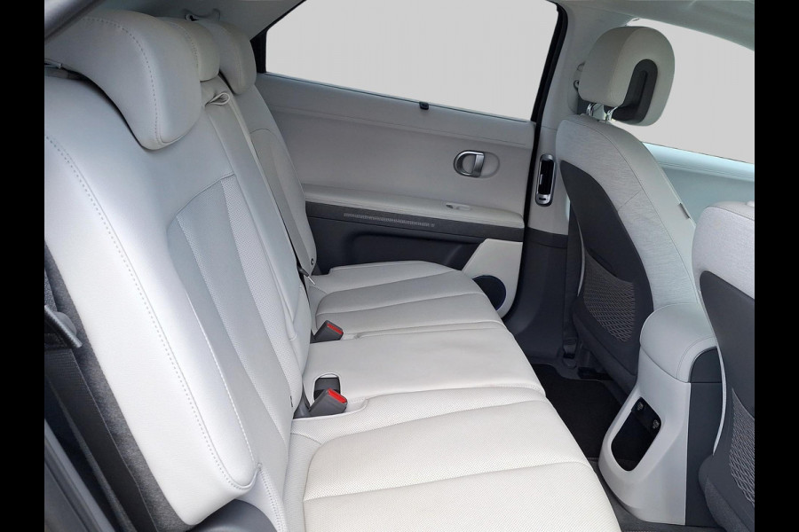 Hyundai IONIQ 5 Connect+ 77.4 kWh Bose Audio | Trekhaak | Stoel / Stuurverwarming | Warmtepomp | Slechts 724 KM!