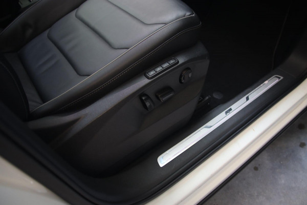 Volkswagen Tiguan 2.0 TSI 4Motion 3x R-line PANO-MEMORY-LEDER