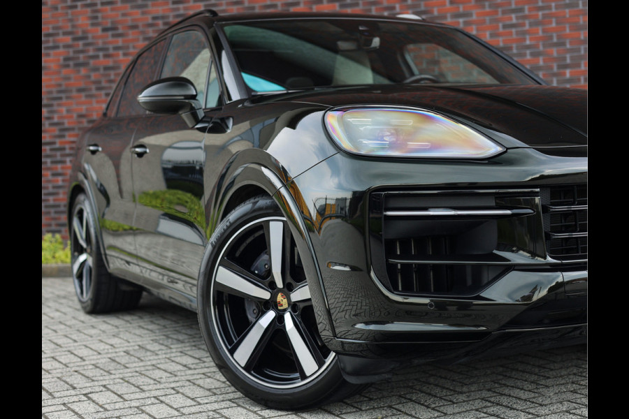 Porsche Cayenne E-Hybrid | PTS Dark Olive - Krijt volleder