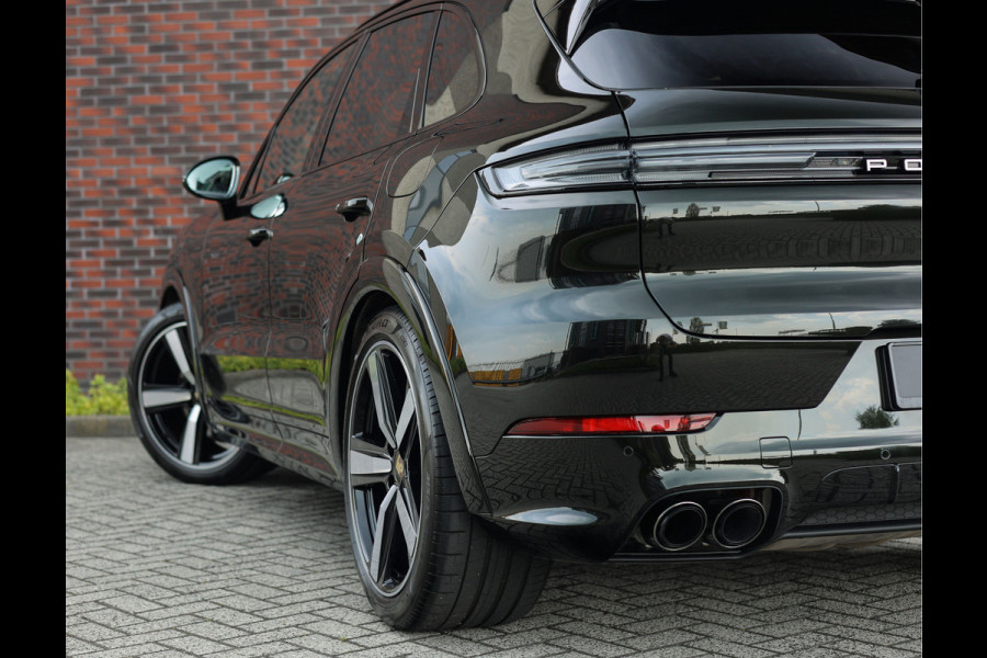 Porsche Cayenne E-Hybrid | PTS Dark Olive - Krijt volleder