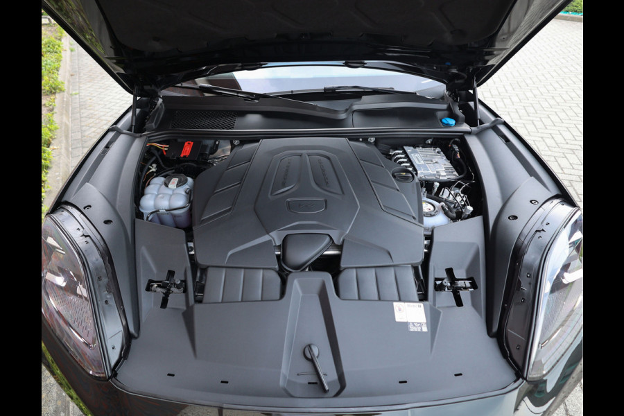 Porsche Cayenne E-Hybrid | PTS Dark Olive - Krijt volleder