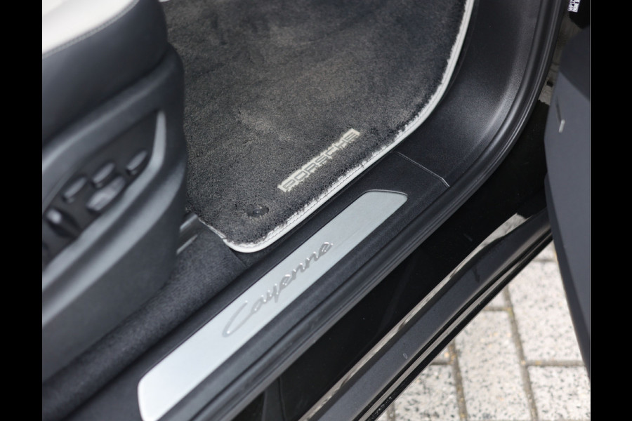 Porsche Cayenne E-Hybrid | PTS Dark Olive - Krijt volleder