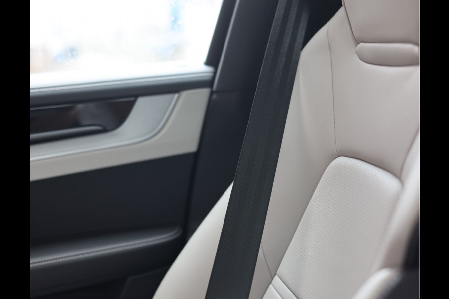 Porsche Cayenne E-Hybrid | PTS Dark Olive - Krijt volleder