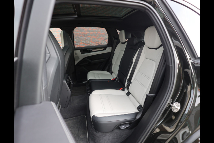 Porsche Cayenne E-Hybrid | PTS Dark Olive - Krijt volleder