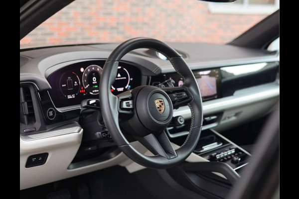 Porsche Cayenne E-Hybrid | PTS Dark Olive - Krijt volleder
