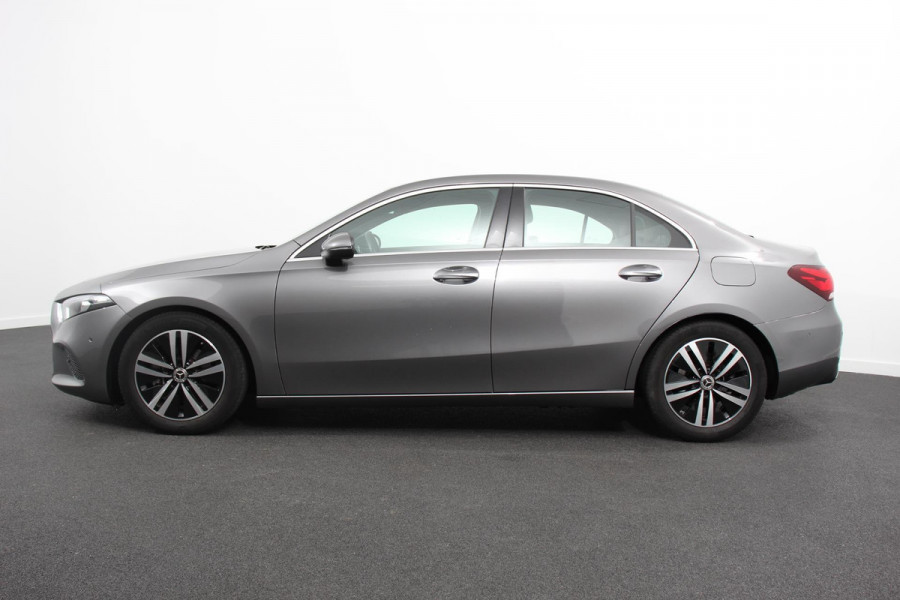 Mercedes-Benz A-Klasse 200 Automaat Progressive | Sfeerverlichting | Navigatie | Climate control | Camera | Parkeer sensoren | Half Lederen Bekleding | Led  | Cruise Control | LMV Velgen