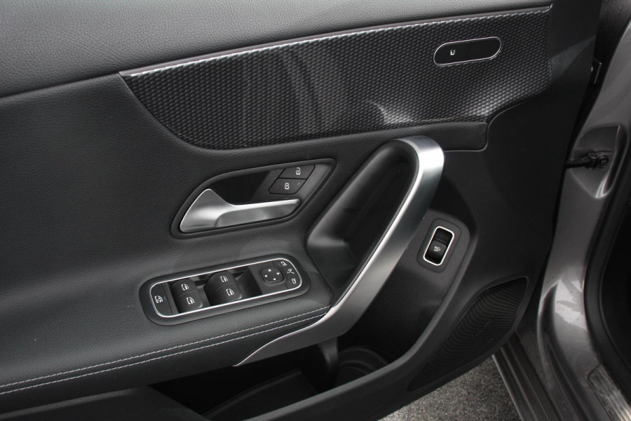 Mercedes-Benz A-Klasse 200 Automaat Progressive | Sfeerverlichting | Navigatie | Climate control | Camera | Parkeer sensoren | Half Lederen Bekleding | Led  | Cruise Control | LMV Velgen