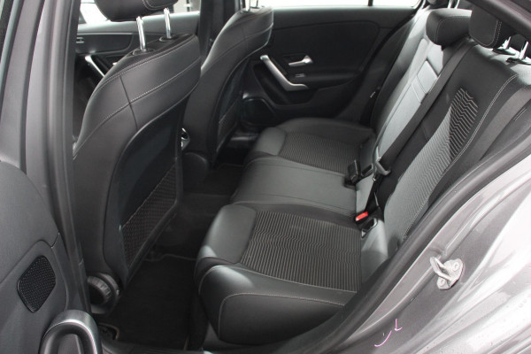Mercedes-Benz A-Klasse 200 Automaat Progressive | Sfeerverlichting | Navigatie | Climate control | Camera | Parkeer sensoren | Half Lederen Bekleding | Led  | Cruise Control | LMV Velgen