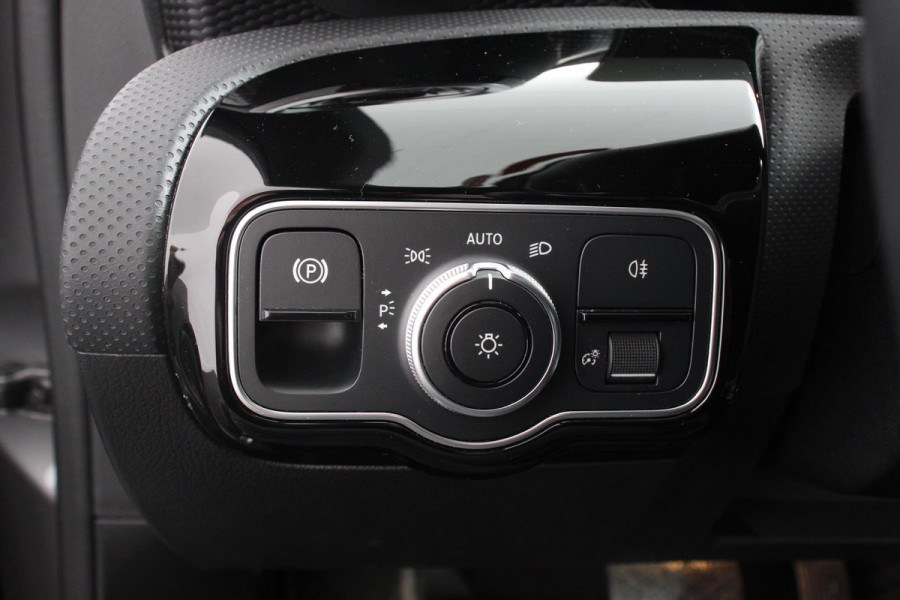 Mercedes-Benz A-Klasse 200 Automaat Progressive | Sfeerverlichting | Navigatie | Climate control | Camera | Parkeer sensoren | Half Lederen Bekleding | Led  | Cruise Control | LMV Velgen