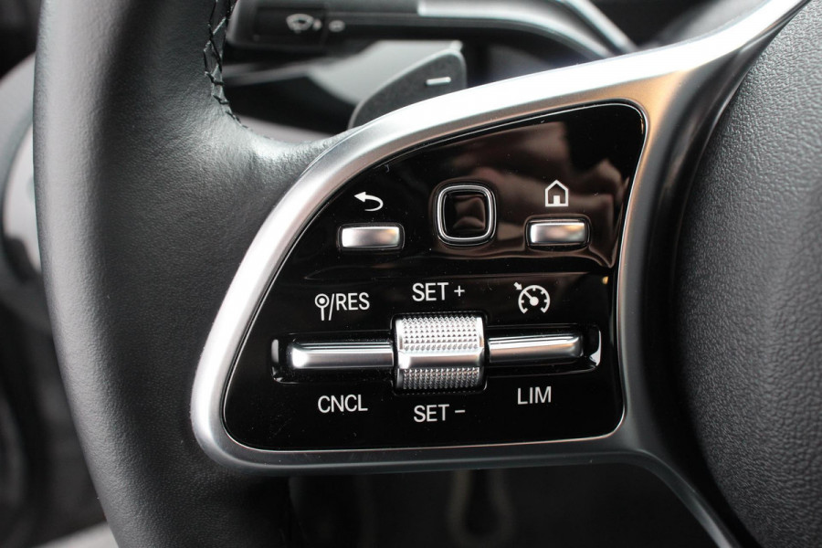 Mercedes-Benz A-Klasse 200 Automaat Progressive | Sfeerverlichting | Navigatie | Climate control | Camera | Parkeer sensoren | Half Lederen Bekleding | Led  | Cruise Control | LMV Velgen