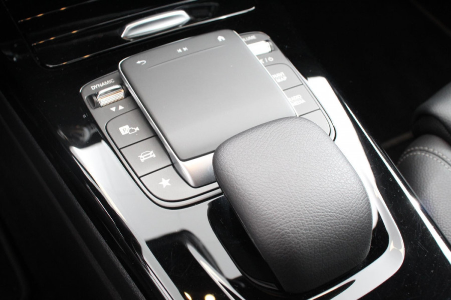 Mercedes-Benz A-Klasse 200 Automaat Progressive | Sfeerverlichting | Navigatie | Climate control | Camera | Parkeer sensoren | Half Lederen Bekleding | Led  | Cruise Control | LMV Velgen