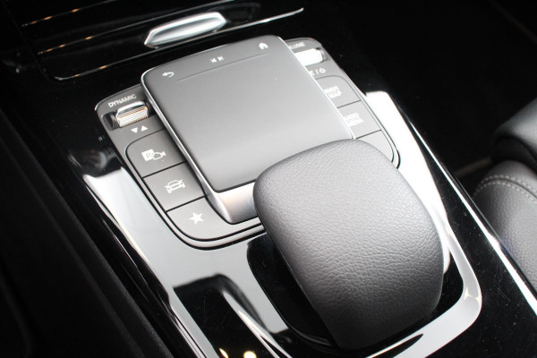 Mercedes-Benz A-Klasse 200 Automaat Progressive | Sfeerverlichting | Navigatie | Climate control | Camera | Parkeer sensoren | Half Lederen Bekleding | Led  | Cruise Control | LMV Velgen