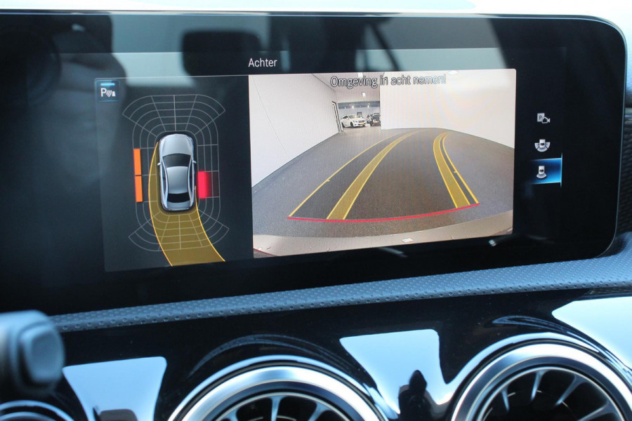 Mercedes-Benz A-Klasse 200 Automaat Progressive | Sfeerverlichting | Navigatie | Climate control | Camera | Parkeer sensoren | Half Lederen Bekleding | Led  | Cruise Control | LMV Velgen